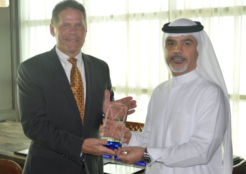Vince Reyda, Senior Vice President of FM Global & Saeed Mohammed, CEO, Emirates Flight Catering
